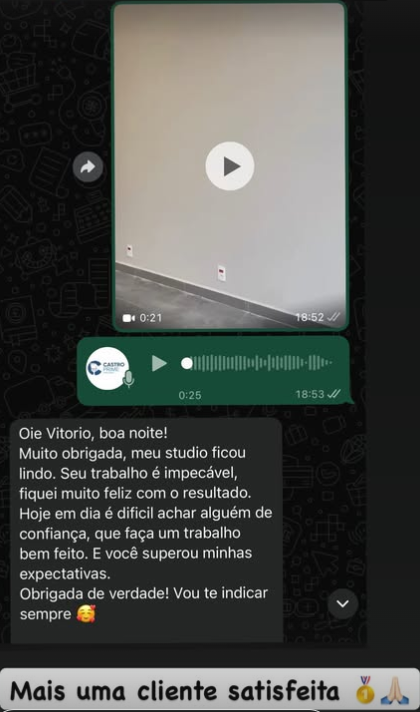 Print de conversa no WhatsApp com cliente elogiando o trabalho no studio